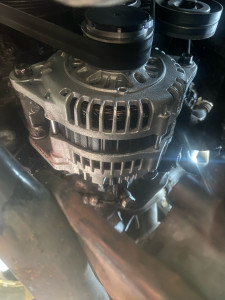 Photo de galerie - Remplacement alternateur sur Opel astra.