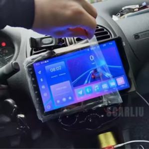 Photo de galerie - Installation CarPlay & GPS – Sur Mesure