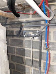 Photo de galerie - Création d'évacuation de la pompe d'eau et alimentation d'eau chaude et froide