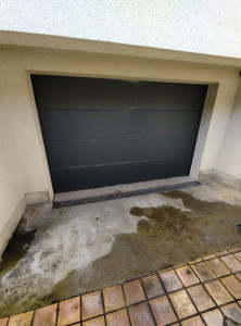 Photo de galerie - Pose porte de garage sectionnelle 