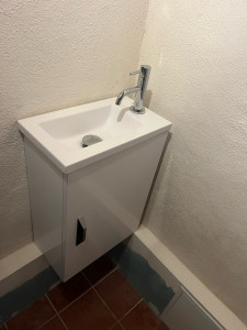 Photo de galerie - Lave main toilettes 