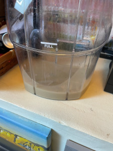 Photo de galerie - Eau usée après passage injection extraction sur un siège de véhicule 