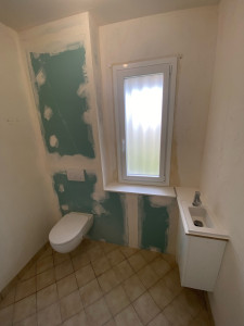 Photo de galerie - Pose d’équipement sanitaire et création de cloisons 