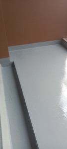 Photo de galerie - Étanchéité liquide sur un balcon. Primaire plus résine 