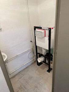 Photo de galerie - Installation d’un WC suspendu