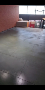 Photo de galerie - Carrelage 120x60 au sol réalisé au restaurant l'authentique pointe rouge 