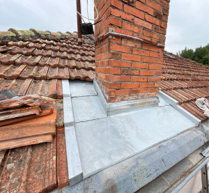 Photo de galerie - Entourage de cheminée sur tuile de Marseille 