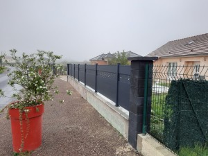 Photo de galerie - Pose muret, couvertine et clôture alu