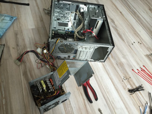Photo de galerie - Suite à une surchauffe, nettoyage et remplacement de la pâte thermique du processeur effectués.