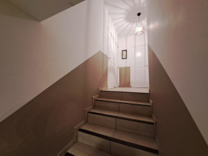 Photo de galerie - Peinture d une monté d escalier 