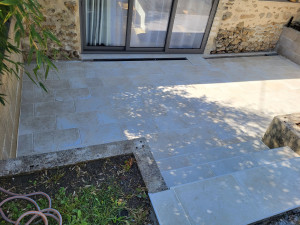 Photo de galerie - Réalisation des joints de carrelage 
terrasse terminée ?