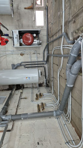 Photo de galerie - Création les alimentation eau froide et eau chaude d'une maison avec son installation de chauffage, installation des ballon d'eau chaude 200L et toutes c'est evacuation