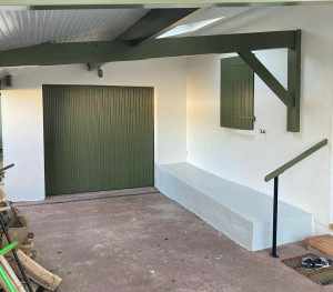 Photo de galerie - Peinture boiseries et mur de cette façade 