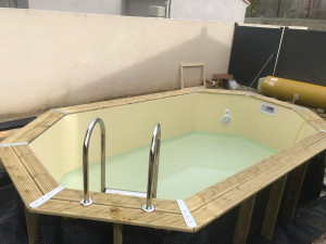 Photo de galerie - Montage entier piscine hors sol bois 