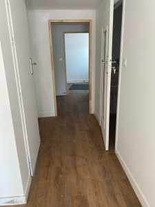 Photo de galerie - Pose de sols de tous types Parquet, carrelage, PVC, stratifié… Nous installons des revêtements résistants et adaptés à votre style.