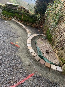 Photo de galerie - Pose de chenette pavé