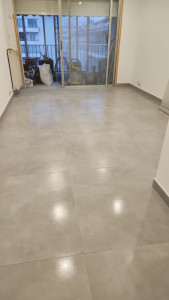 Photo de galerie - Carrelage 90×90  aspect beton