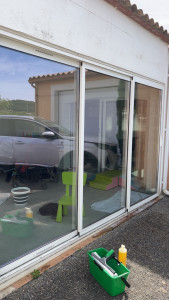 Photo de galerie - Nettoyeur de vitres