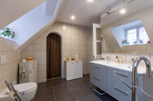 Photo de galerie - Je suis actuellement disponible pour tout genre de travail de ménage nettoyage à domicile 