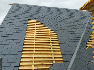 Photo de galerie - Réalisation d’une toiture en ardoise 