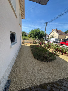Photo de galerie - Création d’une cours en calcaire 