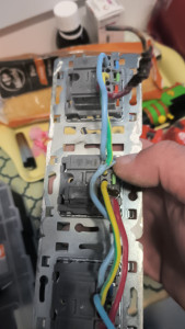 Photo de galerie - Dépannage de prise défectueuse. Diagnostic et correction de la panne. 