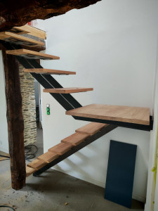 Photo de galerie - Pose marche escalier 