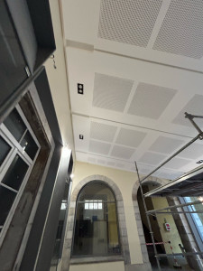 Photo de galerie - Plafond acoustiques avec peinture 
