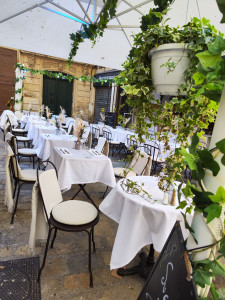 Photo de galerie - Prestation nappage restaurant 50 couverts