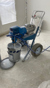 Photo de galerie - Je réalise soigneusement tous types de travaux de finition.
Enduit.
Peinture.
