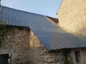 Photo de galerie - Installation de tôles bac acier,après redressement de panne,création solin