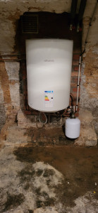 Photo de galerie - Remplacement chauffe eau 100l en cave plus vase d'expansion sanitaire 