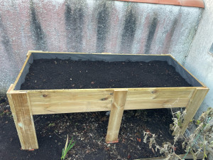 Photo de galerie - Fabrication jardinière surélevée.