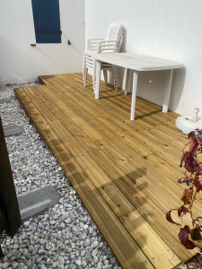 Photo de galerie - Pose d’une terrasse extérieure