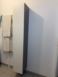 Photo de galerie - Colonne de salle de bains suspendue IKEA