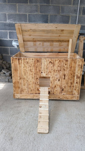 Photo de galerie - Coffre ou abris a poulailler 