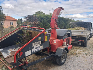 Photo de galerie - Broyeur BUGNOT 15cm location avec ou sans opérateur 