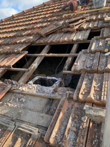 Photo de galerie - Démolition d'une cheminée 