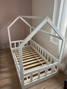 Photo de galerie - Montage d'un lit d'enfant