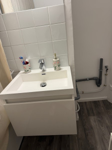Photo de galerie - J’ai posé un meuble vasque + création de une arrivée d’eau froide de la machine à laver et évacuation de machine à laver 