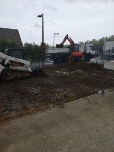 Photo de galerie - Nivellement terrain avec rajout terre végétale 