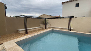 Photo de galerie - Une belle pergola en deux parties , mesurant 3m80 pour 1m50 pour chaque cadre , fabrication et pose complète 