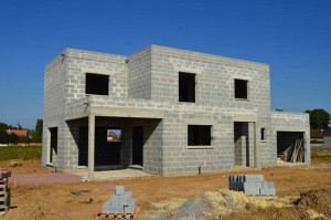 Photo de galerie - Construction d'une villa avec étage, toiture terrasse.