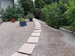 Photo de galerie - Aménagement d’un massif sans entretien. 