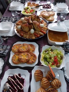 Photo de galerie - Couscous, mini pizza, soupe (harira) mini salé et salade 