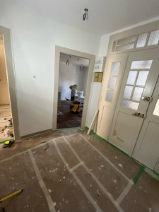 Photo de galerie - Faire faux plafond, les spots peint les portes les murs