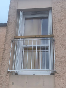 Photo de galerie - Rénovation de balconnets et huisseries 