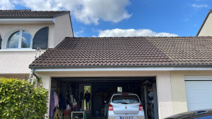 Photo de galerie - Nettoyage et peinture de toiture 