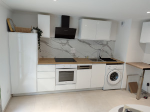 Photo de galerie - Pose cuisine complète blanc laqué