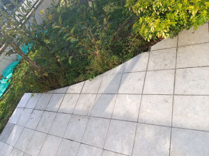Photo de galerie - J'ai effectué une réparation de terrasse. 
changement de carreaux 